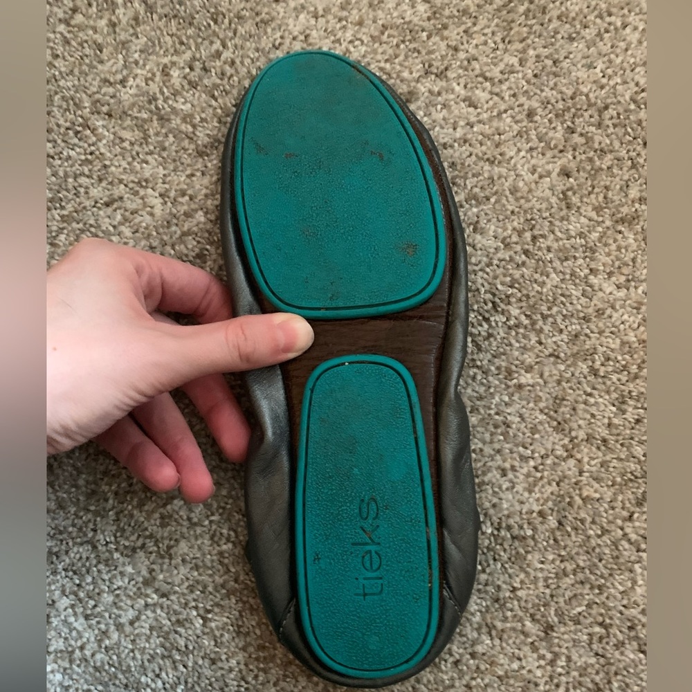 Tieks Pewter Flats - Picture 4 of 13
